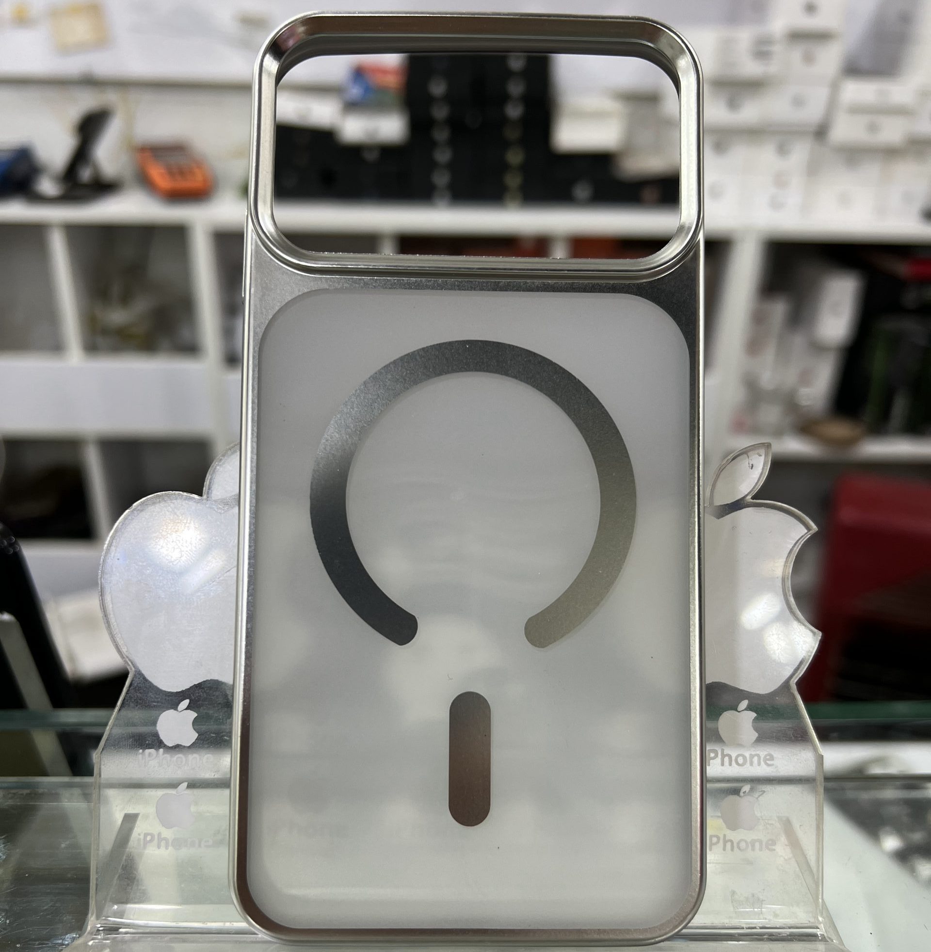 (Silver)Iphone 17 pro کاور